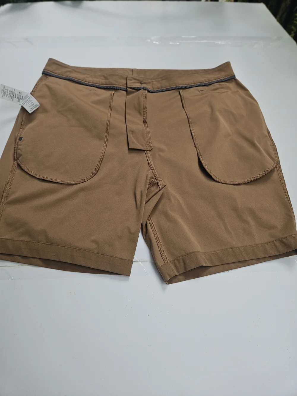 Vuori Men's Camel Tan Performance Casual Golf Shorts Size 36 Zip Pocket